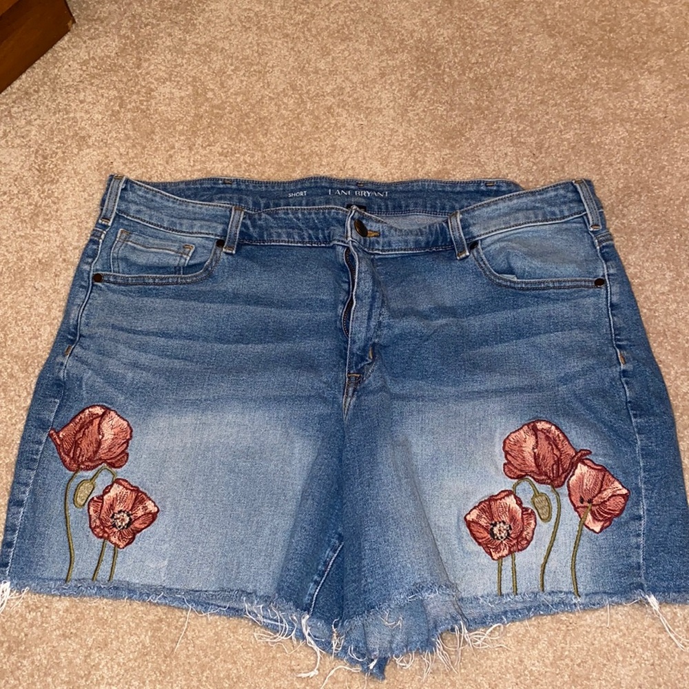 Lane Bryant denim shorts flower embroidered sz22